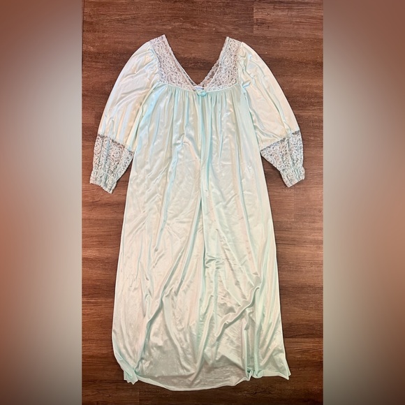 VTG~VAL MODE~LONG Mint Green Nylon Full Sweep GOWN Nightgown Negligee Medium B26 - Picture 1 of 6